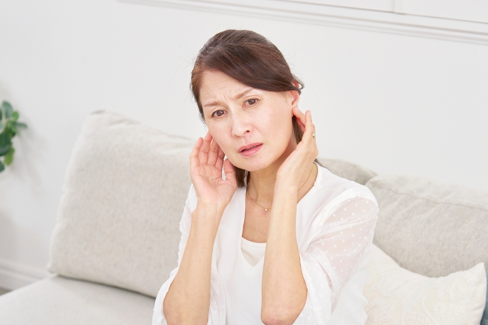 Lady experiencing sudden hearing loss